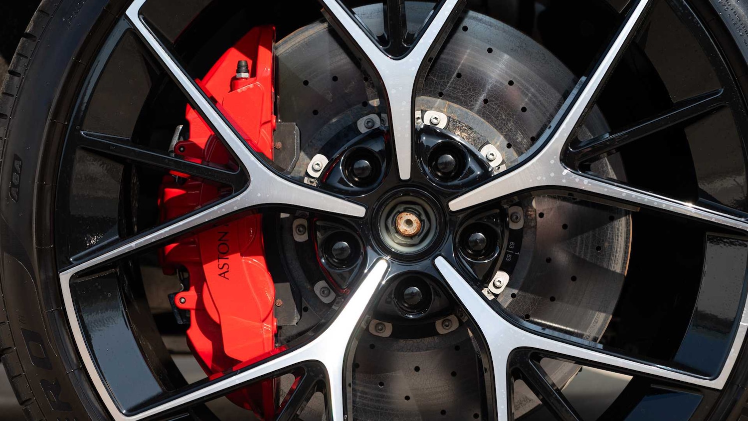 Used Aston Martin DBX 2024 for sale - 76827619: Photo 15