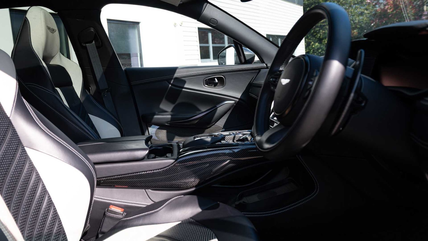 Used Aston Martin DBX 2024 for sale - 76827619: Photo 25