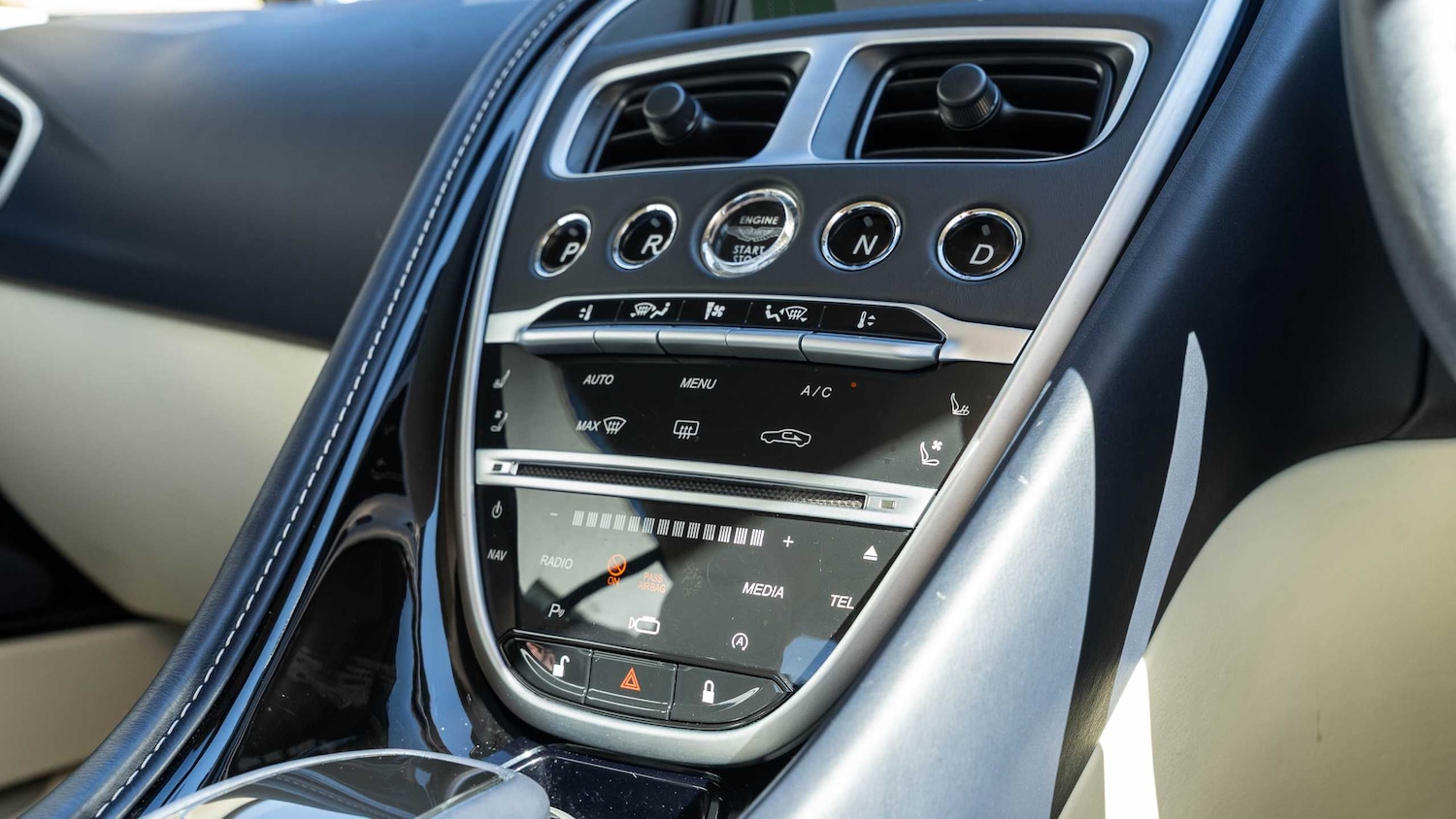 Used Aston Martin DB11 2018 for sale - 78010487: Photo 10