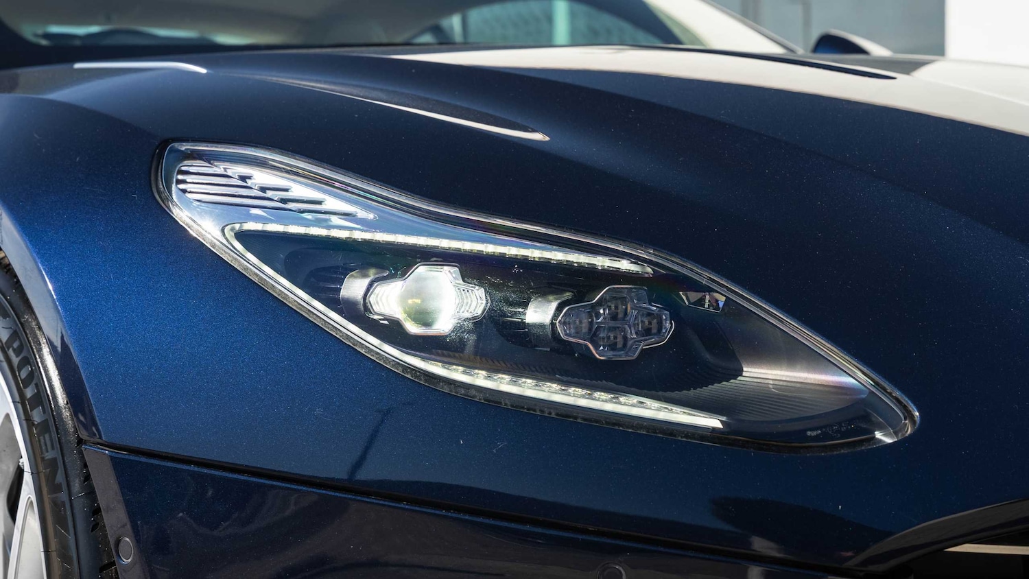 Used Aston Martin DB11 2018 for sale - 78010487: Photo 21