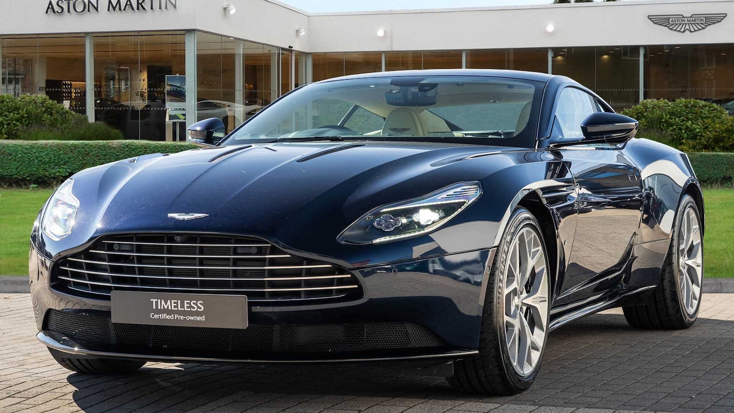 Used Aston Martin DB11 2018 for sale - 78010487: Photo 6