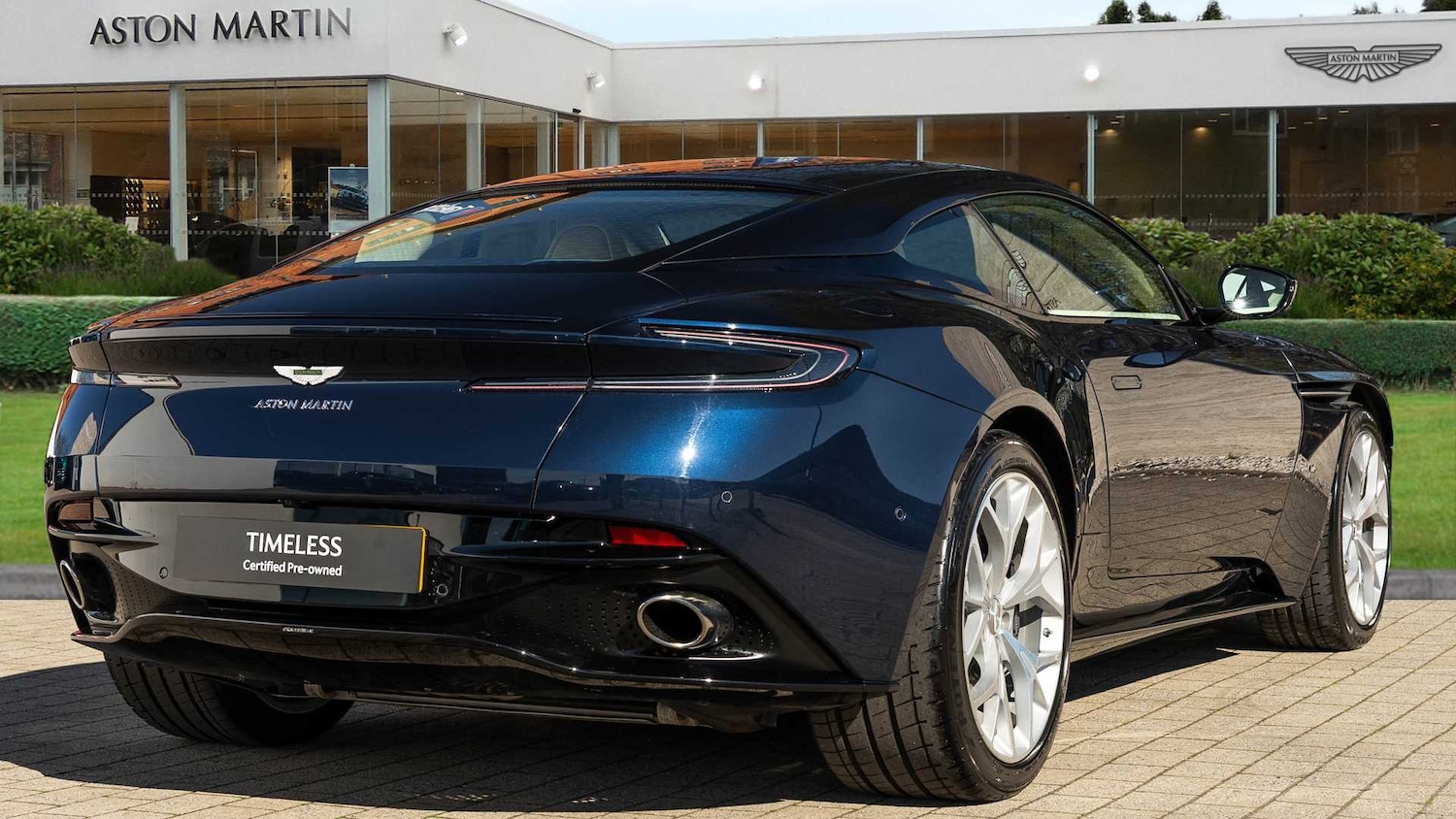 Used Aston Martin DB11 2018 for sale - 78010487: Photo 7