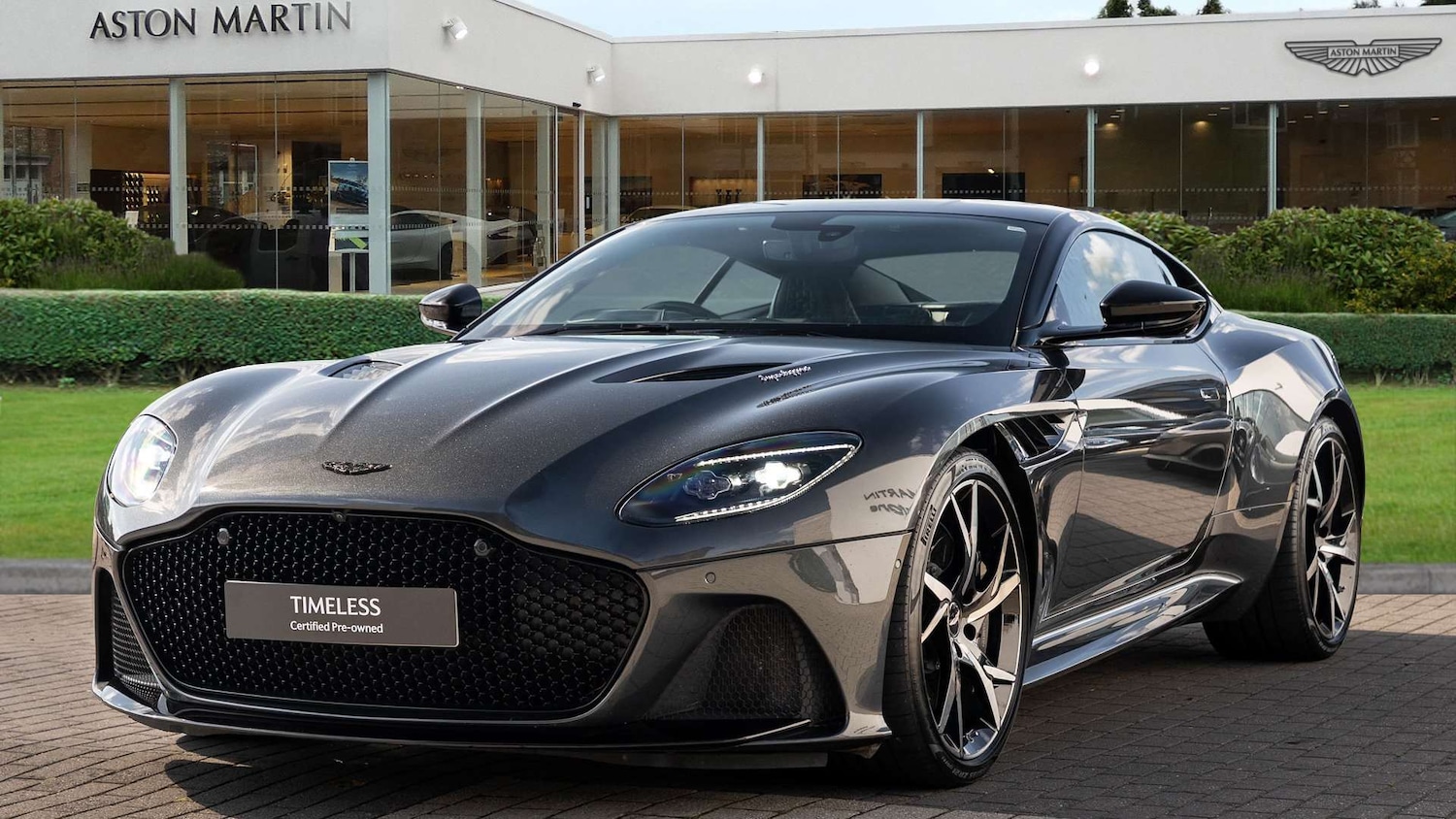 Used Aston Martin DBS 2019 for sale - 76141863: Photo 16