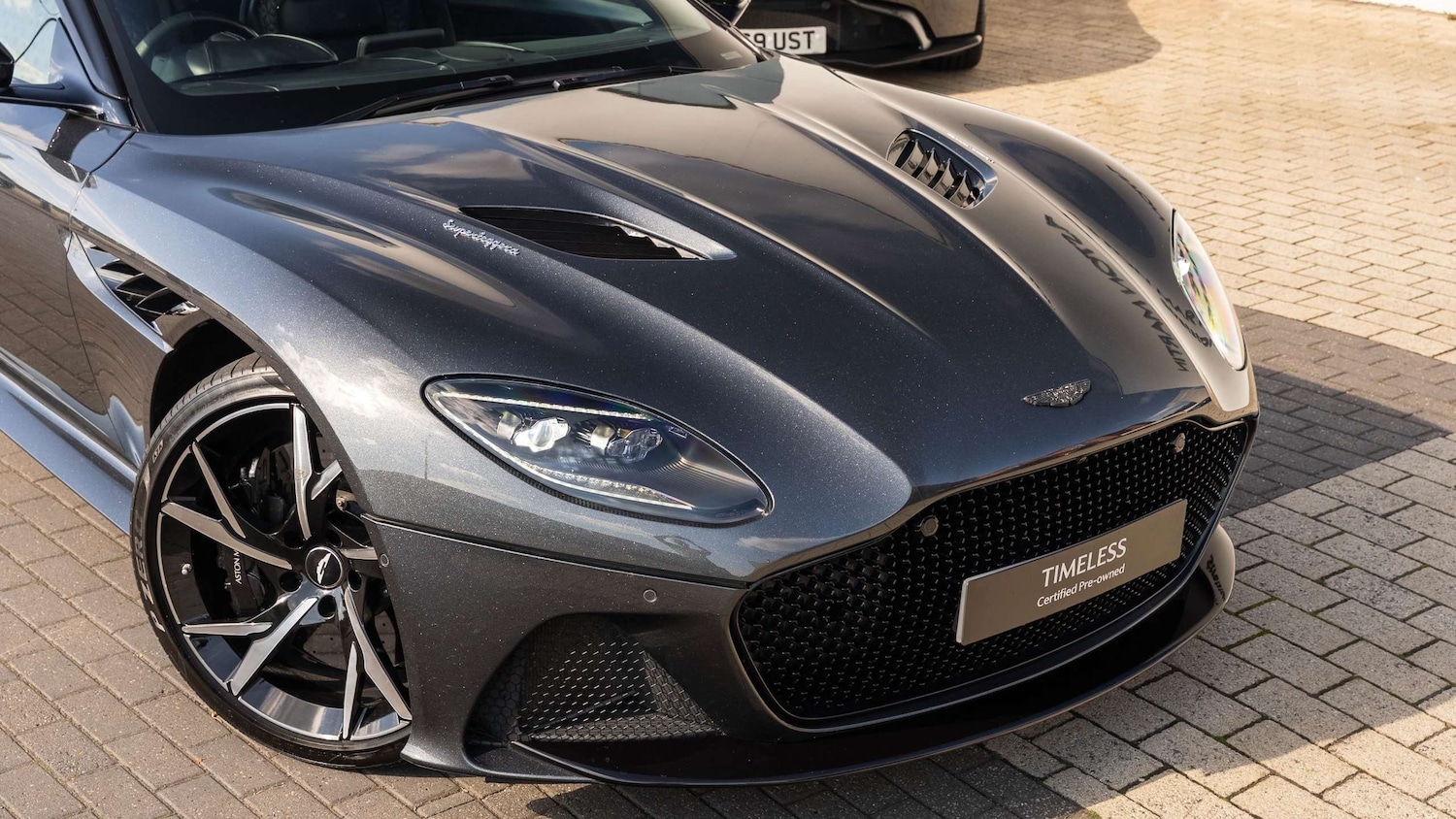 Used Aston Martin DBS 2019 for sale - 76141863: Photo 17