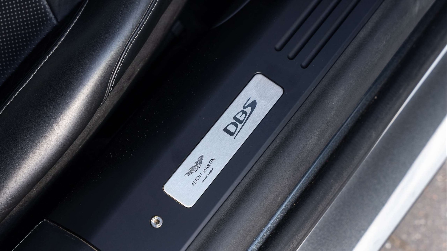 Used Aston Martin DBS 2019 for sale - 76141863: Photo 34