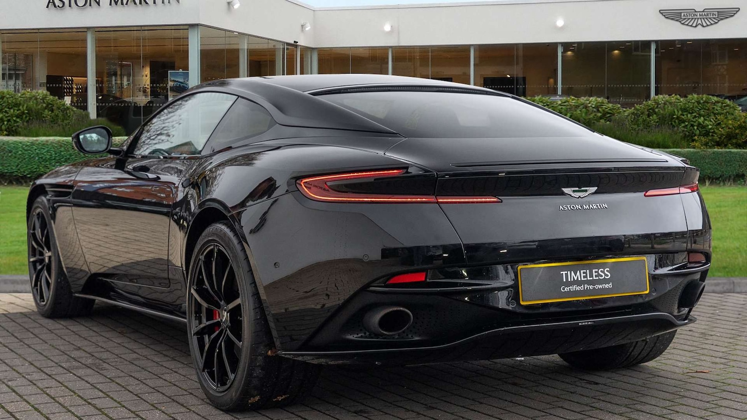 Used Aston Martin DB11 2020 for sale - 76624534: Photo 2