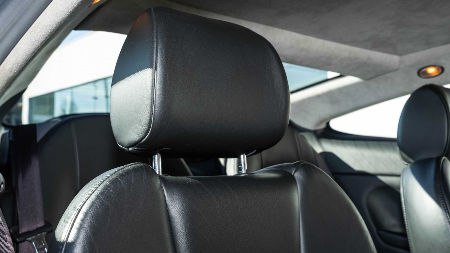 Used Aston Martin Vanquish 2004 for sale - 78024011: Photo 13