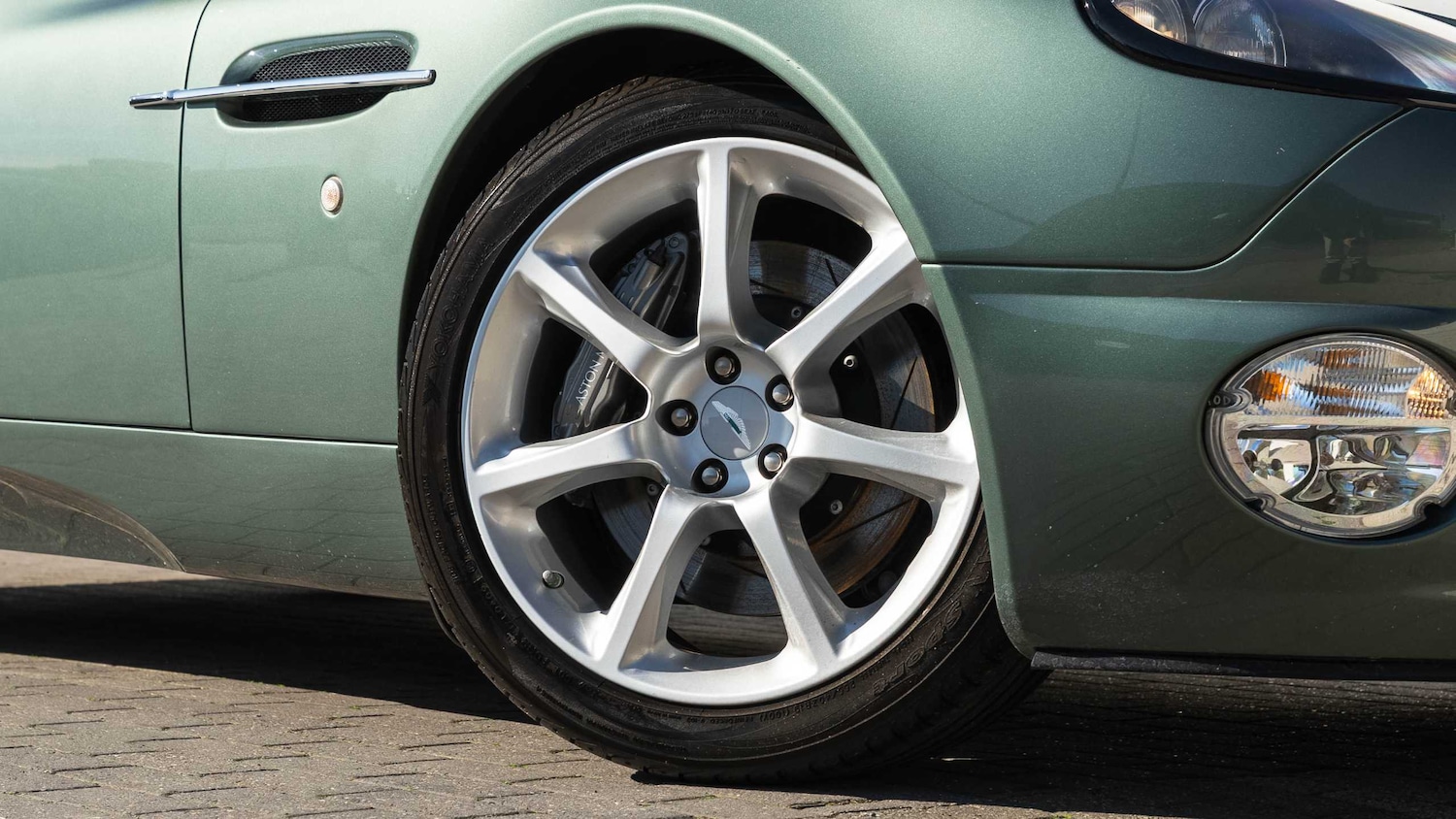 Used Aston Martin Vanquish 2004 for sale - 78024011: Photo 18