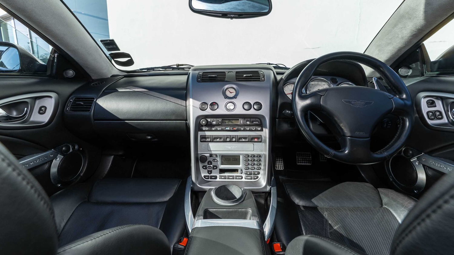 Used Aston Martin Vanquish 2004 for sale - 78024011: Photo 24