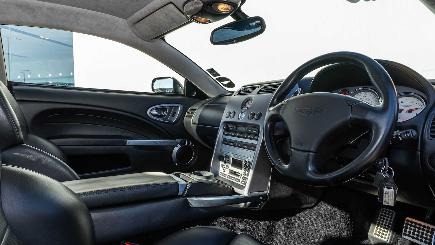 Used Aston Martin Vanquish 2004 for sale - 78024011: Photo 25