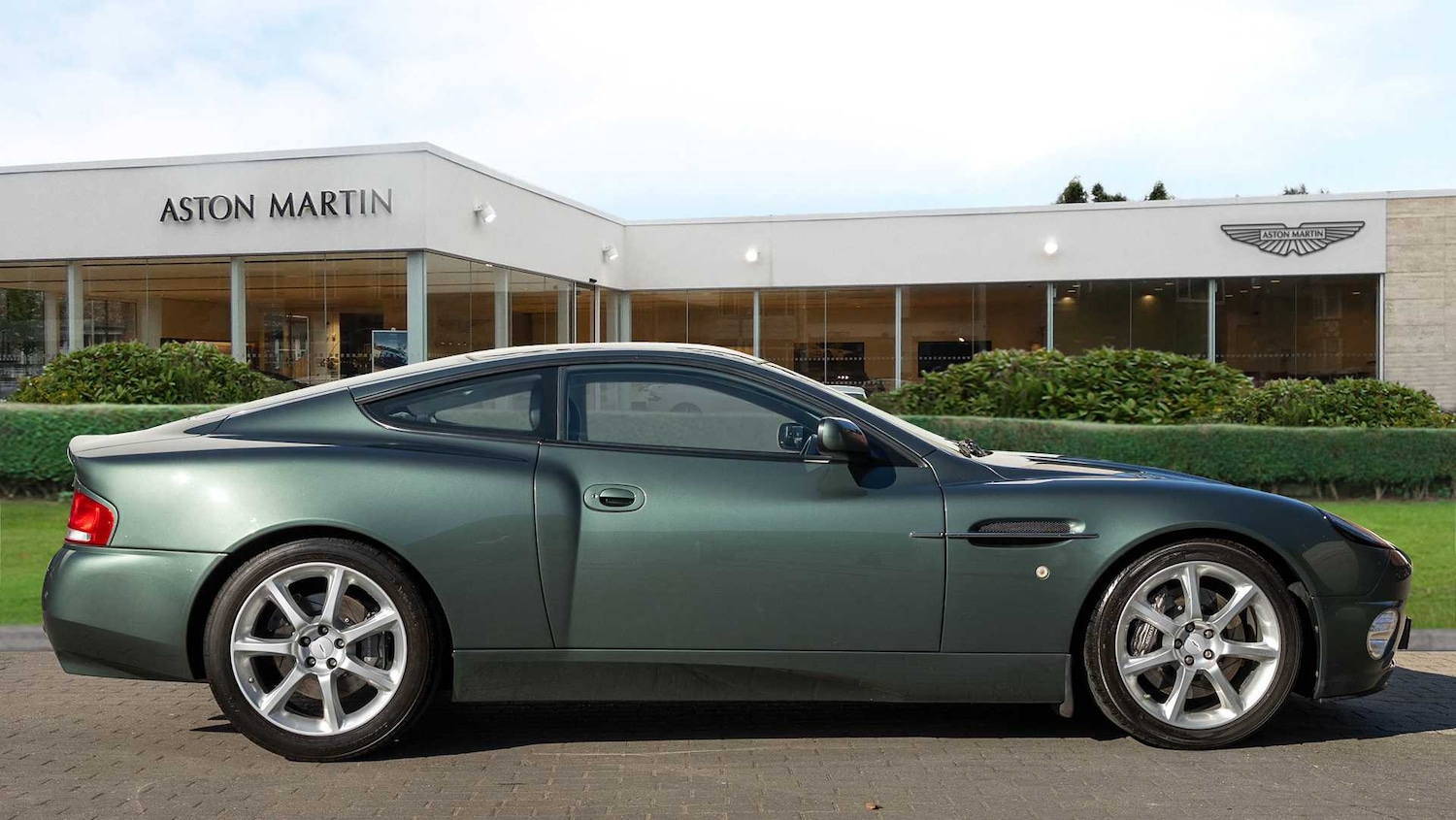 Used Aston Martin Vanquish 2004 for sale - 78024011: Photo 3