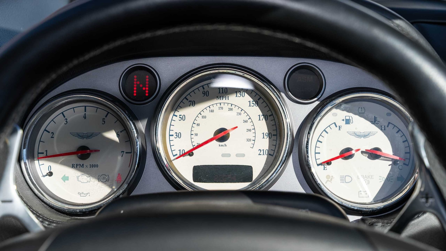 Used Aston Martin Vanquish 2004 for sale - 78024011: Photo 8