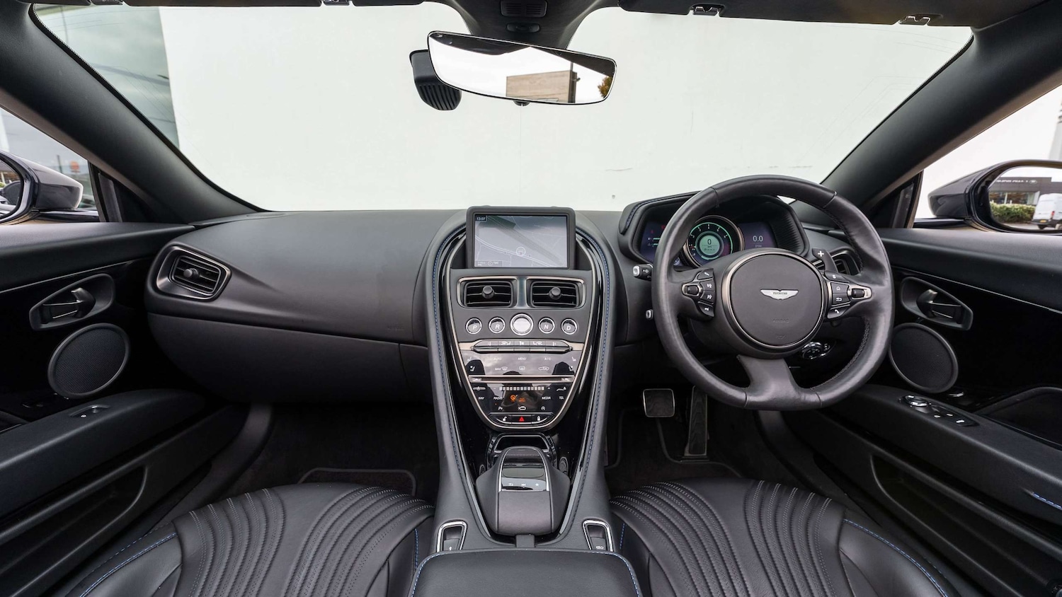 Used Aston Martin DB11 2020 for sale - 76339576: Photo 11