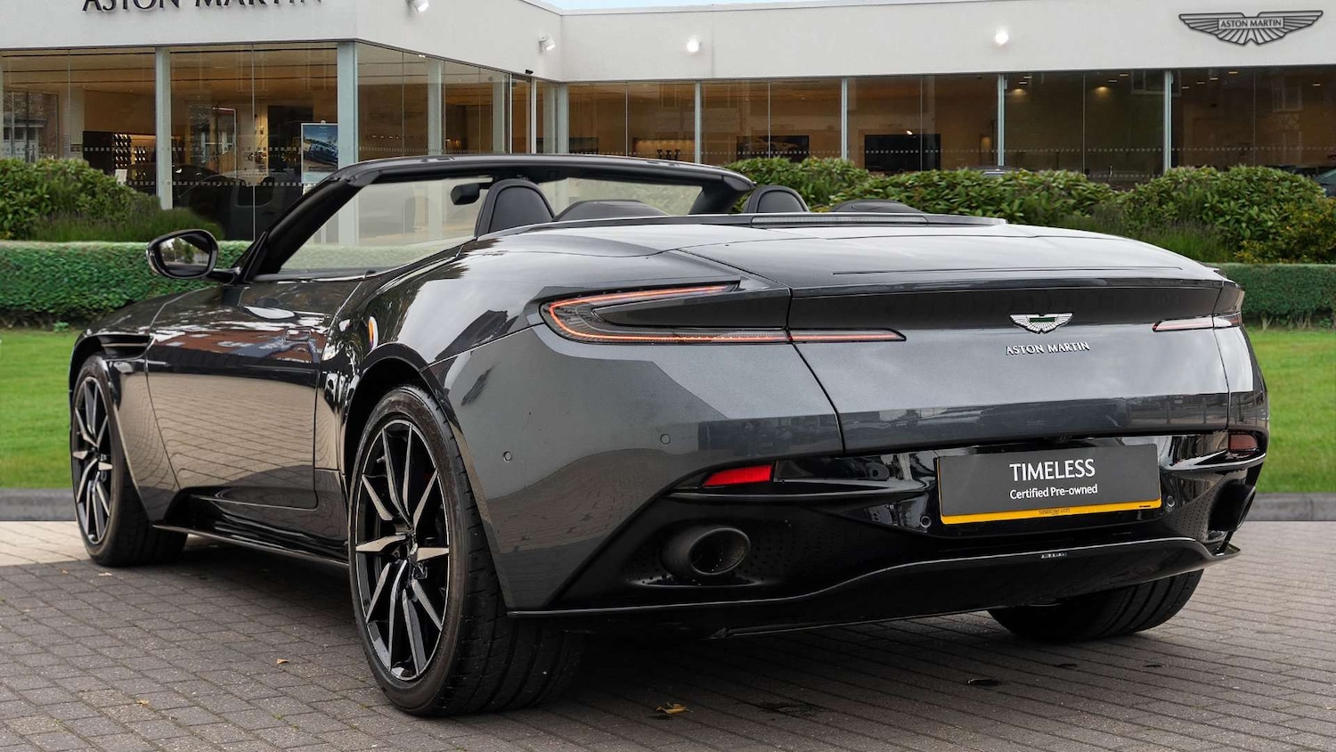 Used Aston Martin DB11 2020 for sale - 76339576: Photo 2