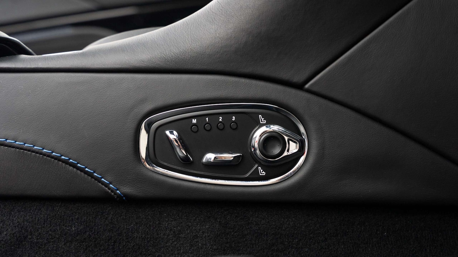 Used Aston Martin DB11 2020 for sale - 76339576: Photo 22