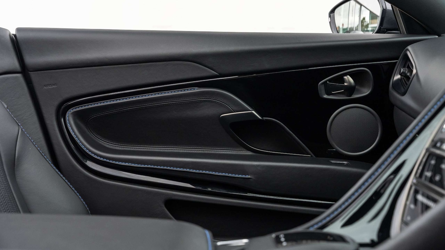 Used Aston Martin DB11 2020 for sale - 76339576: Photo 23