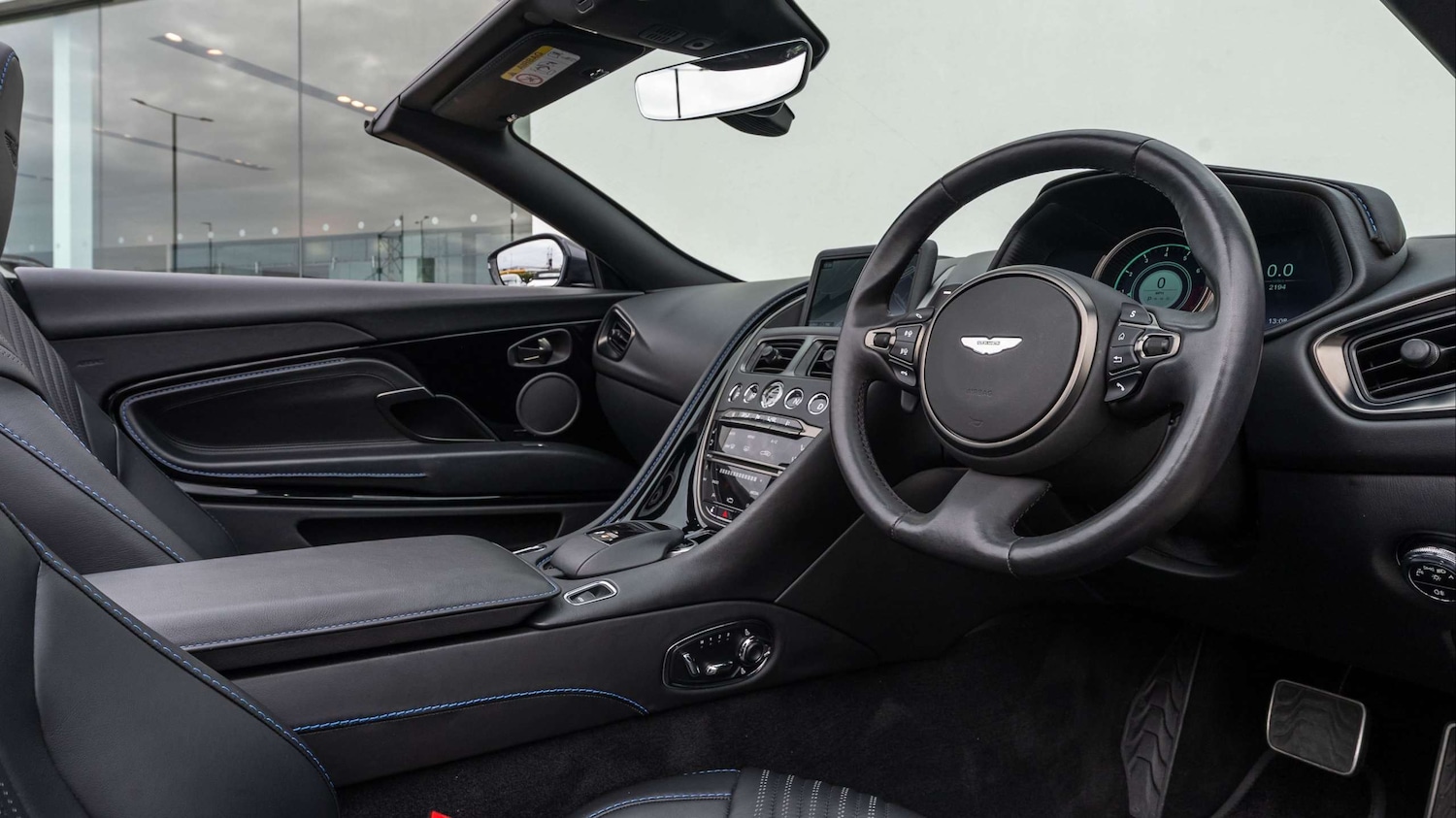 Used Aston Martin DB11 2020 for sale - 76339576: Photo 3