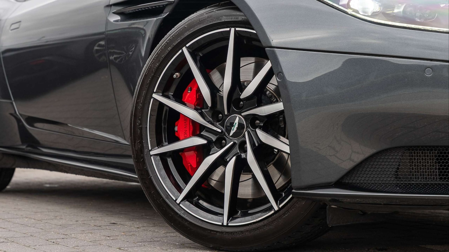 Used Aston Martin DB11 2020 for sale - 76339576: Photo 4