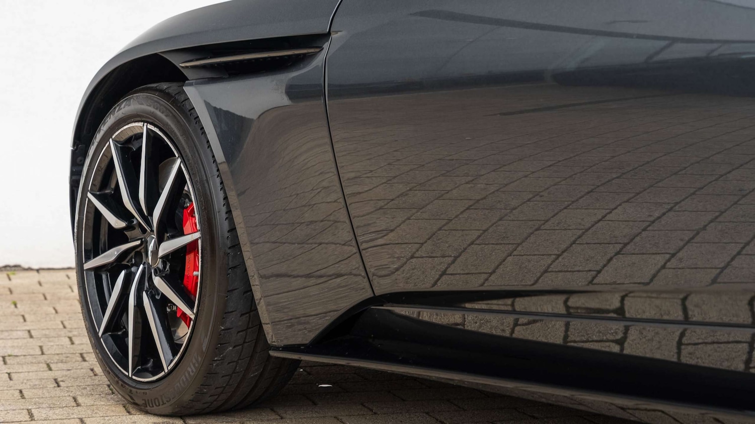 Used Aston Martin DB11 2020 for sale - 76339576: Photo 9
