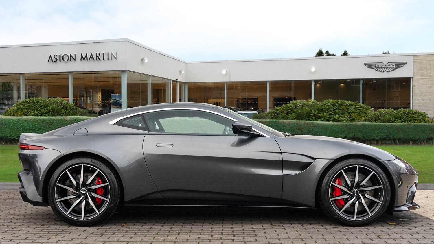 Used Aston Martin Vantage 2019 for sale - 77772229: Photo 13
