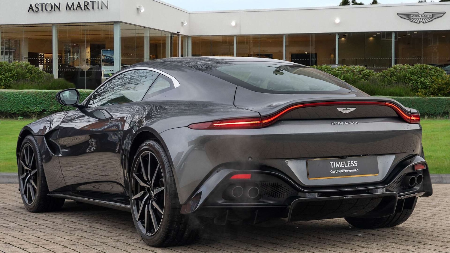 Used Aston Martin Vantage 2019 for sale - 77772229: Photo 2