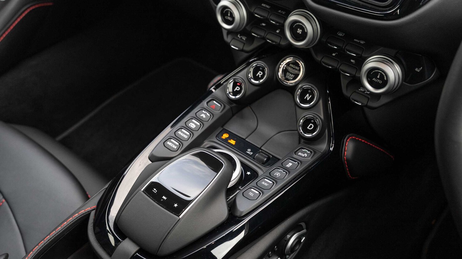 Used Aston Martin Vantage 2019 for sale - 77772229: Photo 21