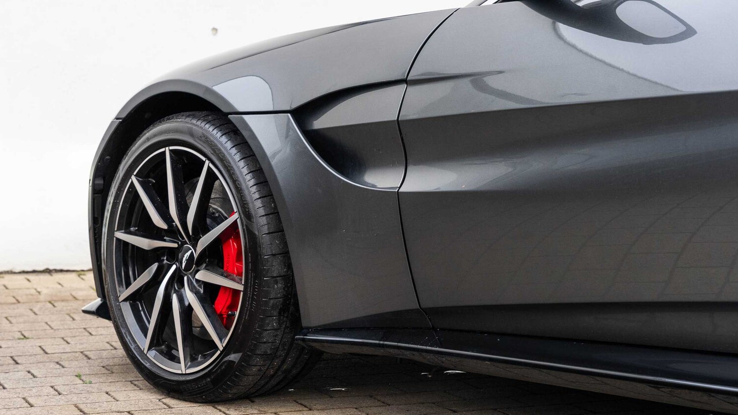 Used Aston Martin Vantage 2019 for sale - 77772229: Photo 9