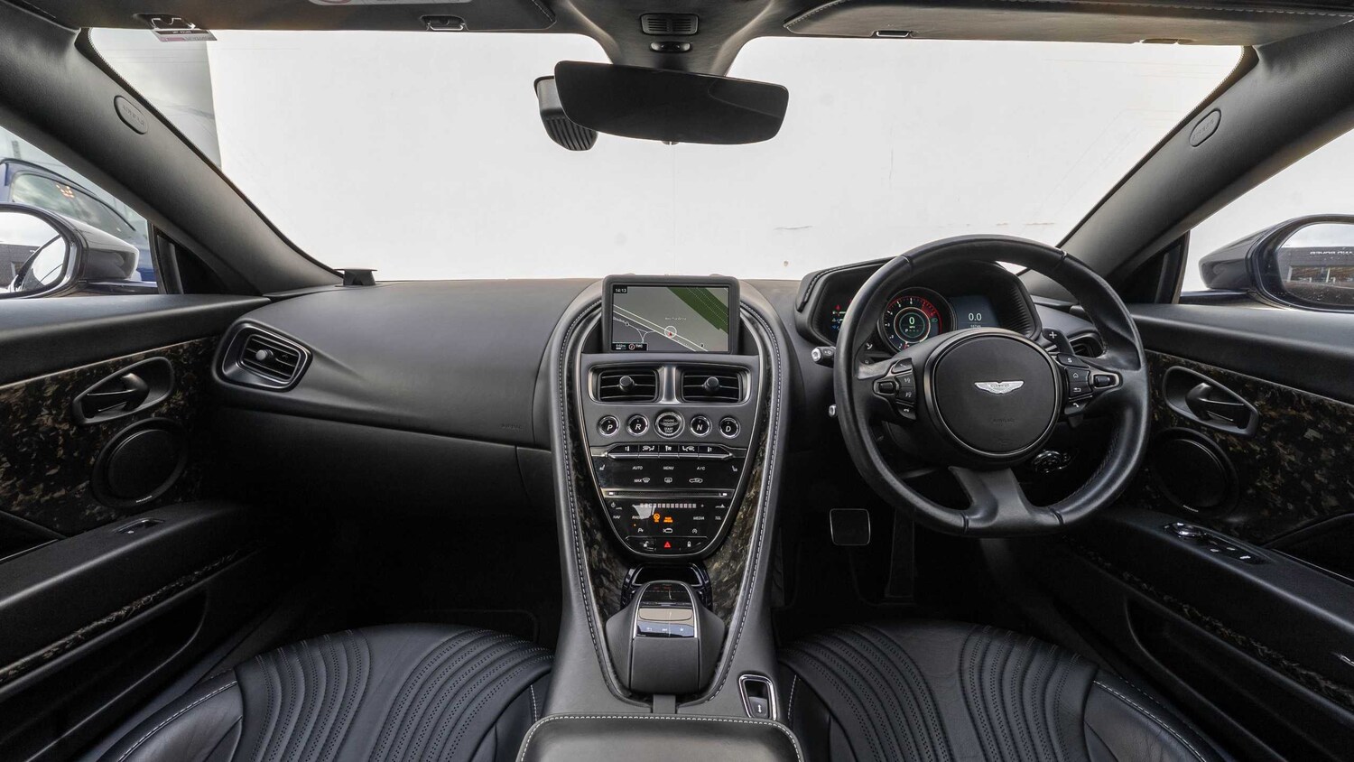 Used Aston Martin DB11 2017 for sale - 77698950: Photo 13