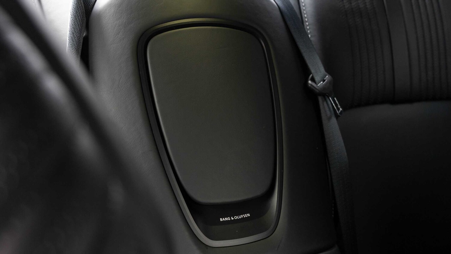 Used Aston Martin DB11 2017 for sale - 77698950: Photo 23