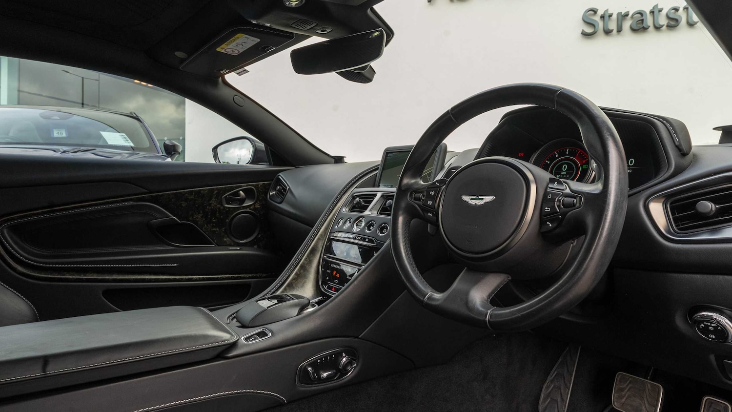 Used Aston Martin DB11 2017 for sale - 77698950: Photo 3