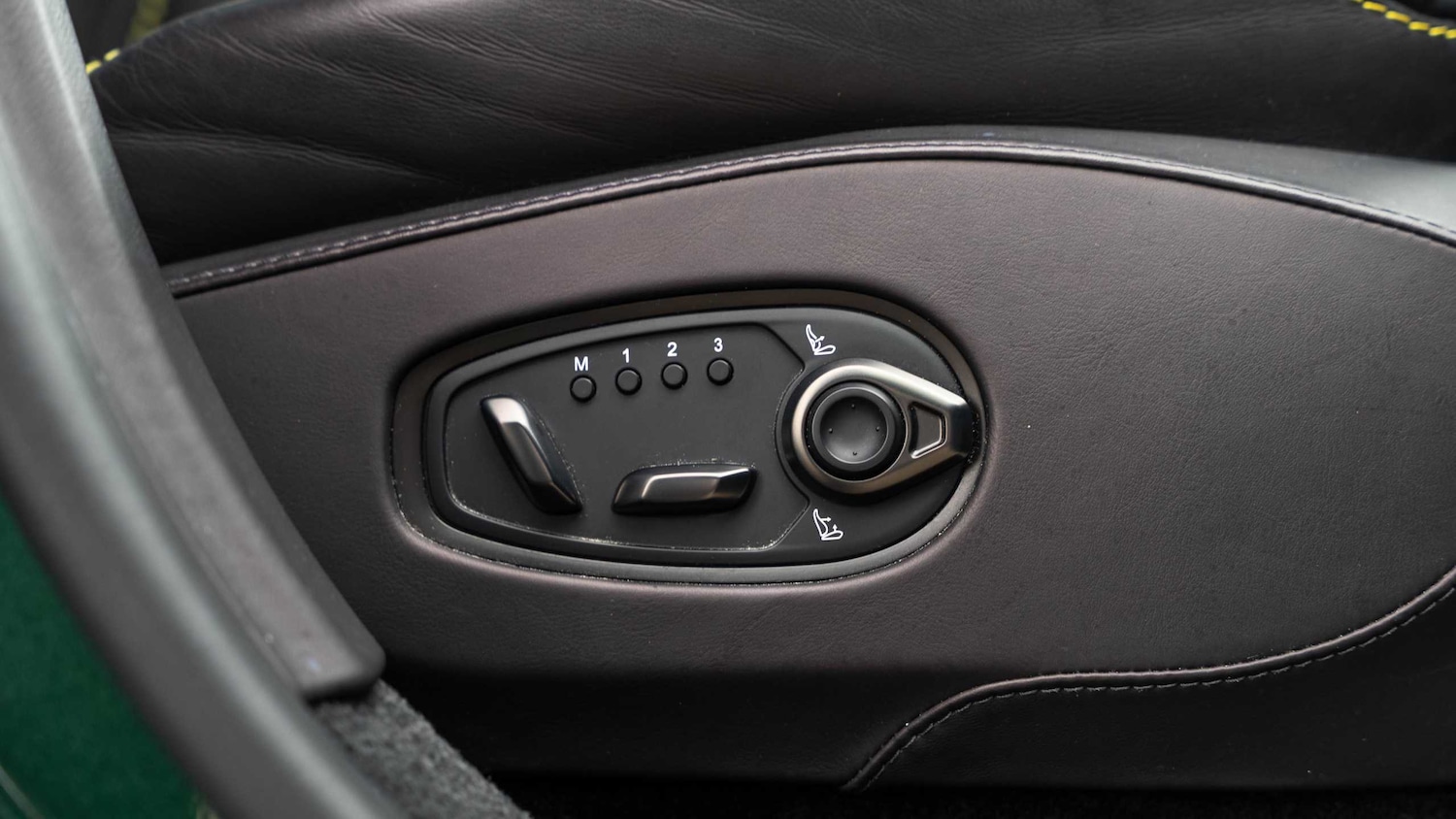 Used Aston Martin DBX 2023 for sale - 77628178: Photo 27