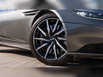 Used Aston Martin DB11 2021 for sale - 76034629: Photo