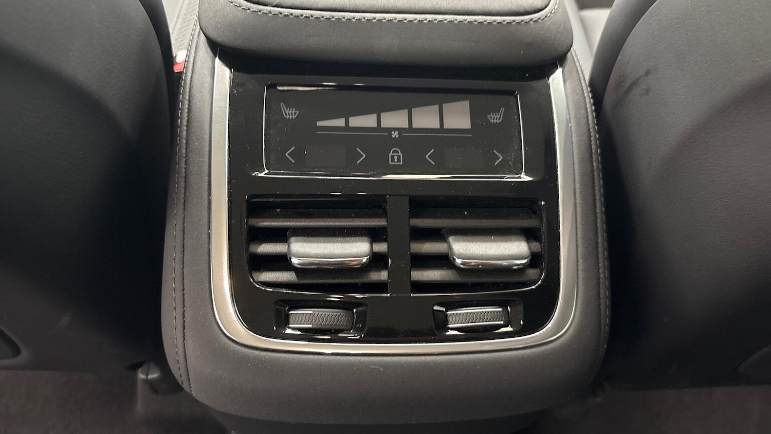 Used Volvo XC90 2025 for sale - 76565447: Photo 18