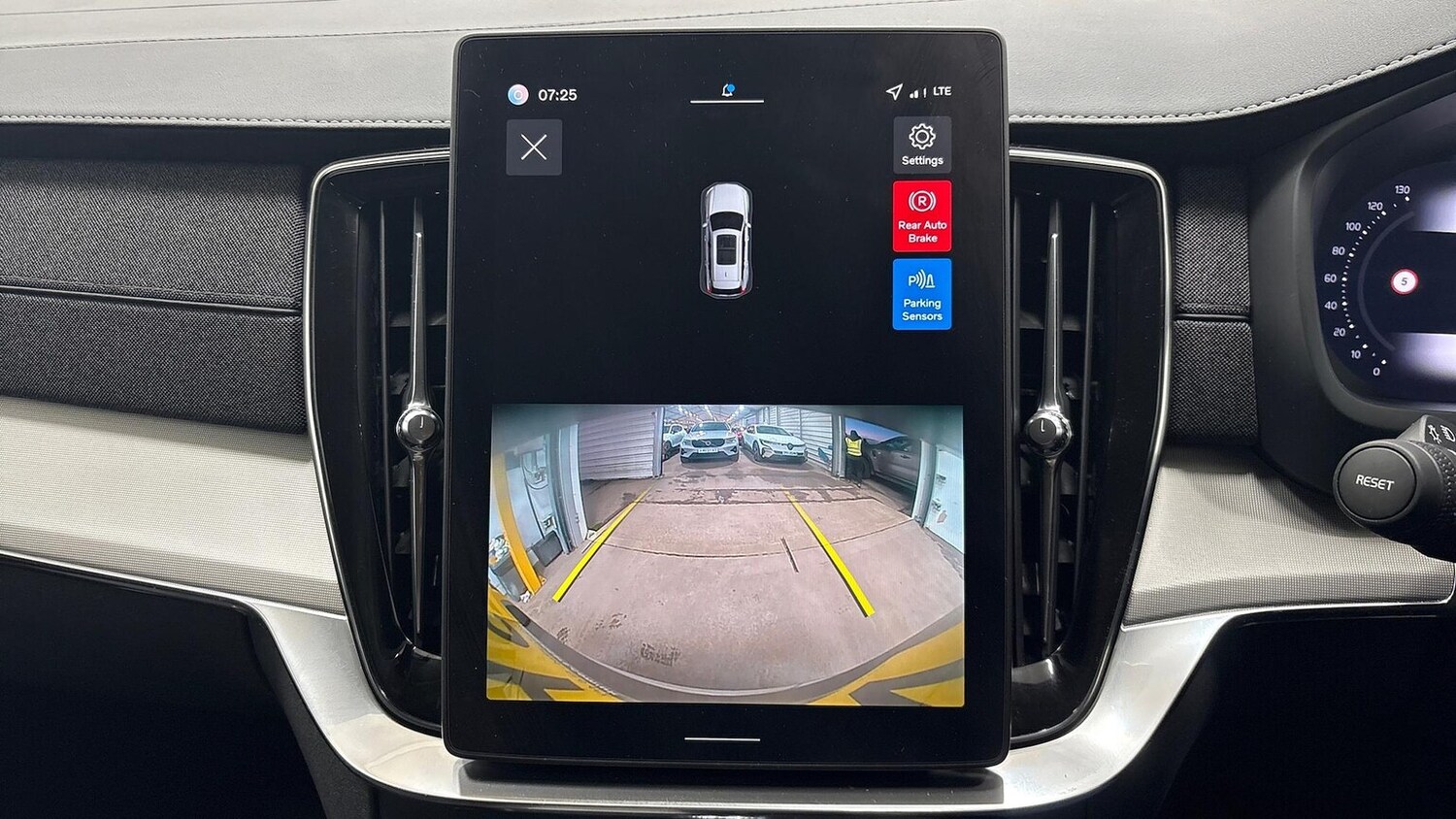 Used Volvo XC90 2025 for sale - 77501744: Photo 41