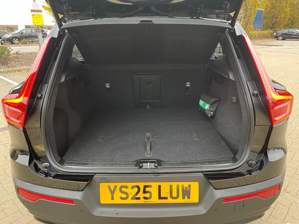 Used Volvo XC40 2025 for sale - 76268330: Photo 17