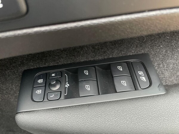 Used Volvo XC40 2025 for sale - 76268330: Photo 21