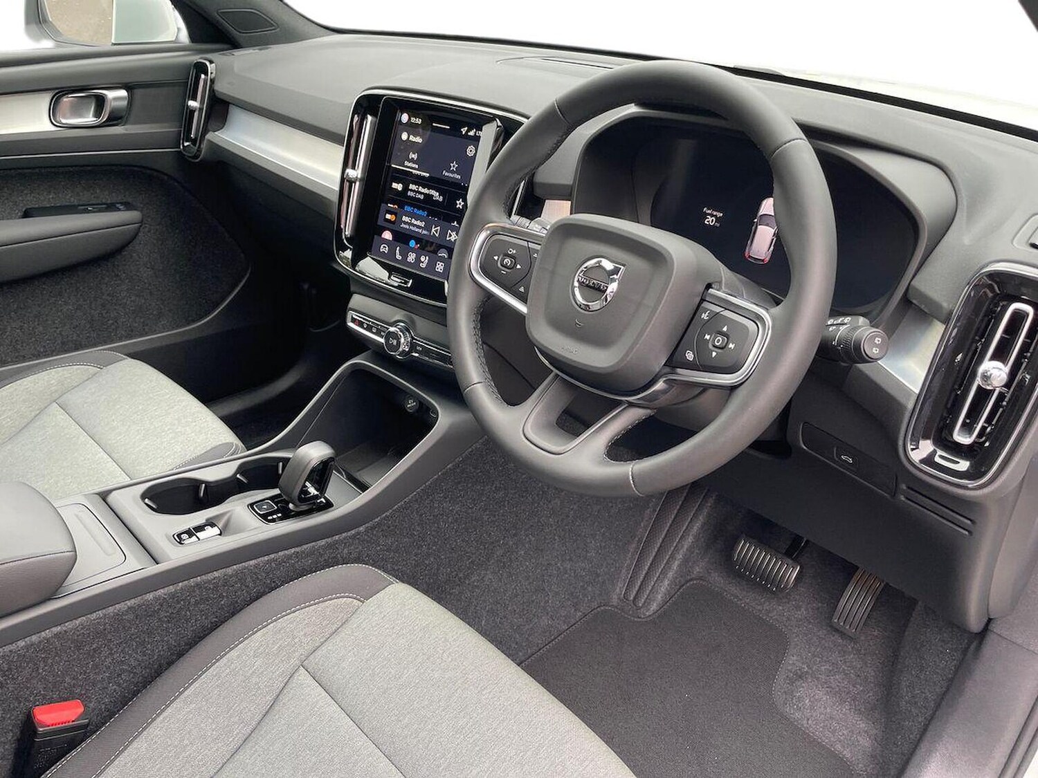 Used Volvo XC40 2025 for sale - 76249735: Photo 15