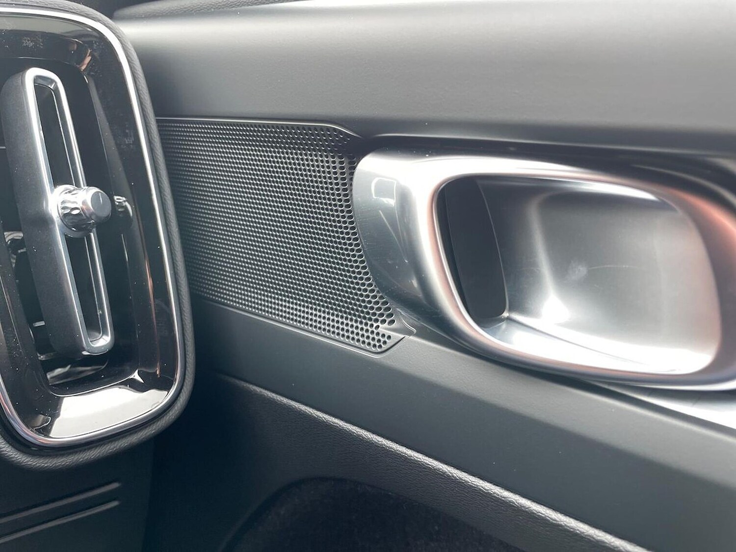 Used Volvo XC40 2025 for sale - 76249735: Photo 25