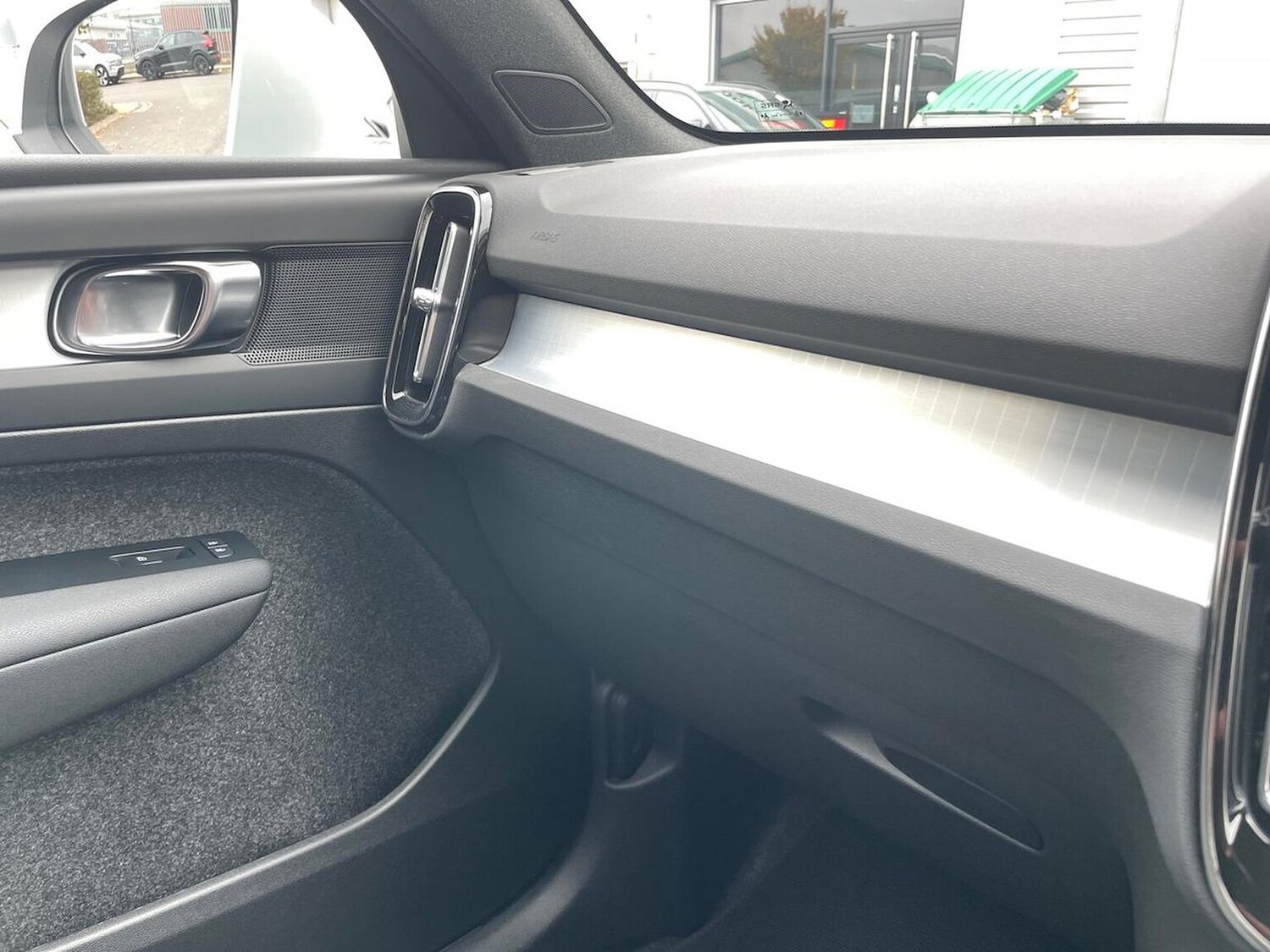 Used Volvo XC40 2025 for sale - 76249735: Photo 33