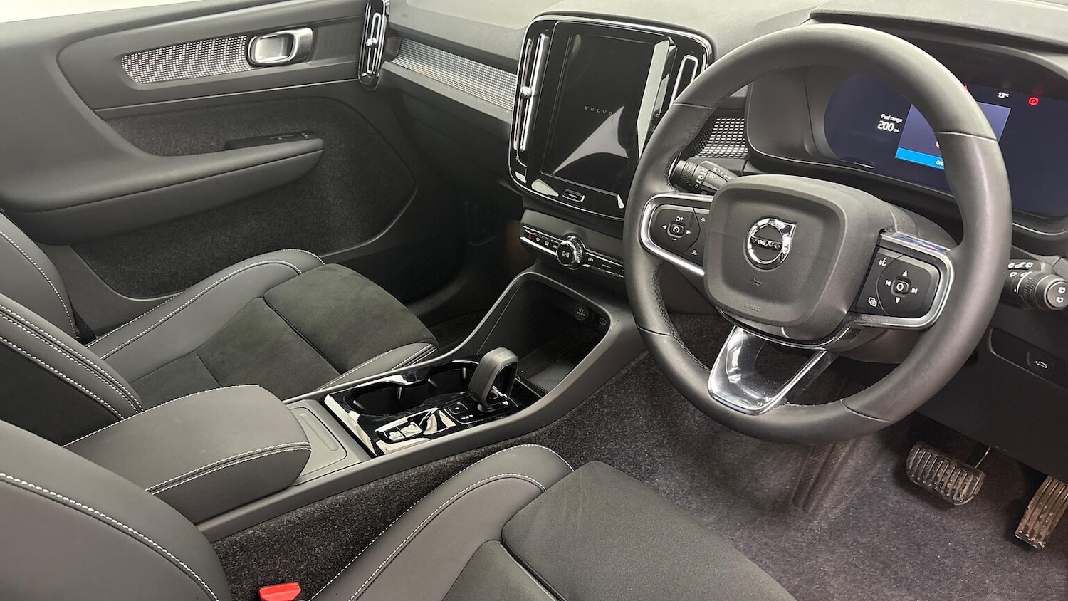 Used Volvo XC40 2025 for sale - 76565469: Photo 10