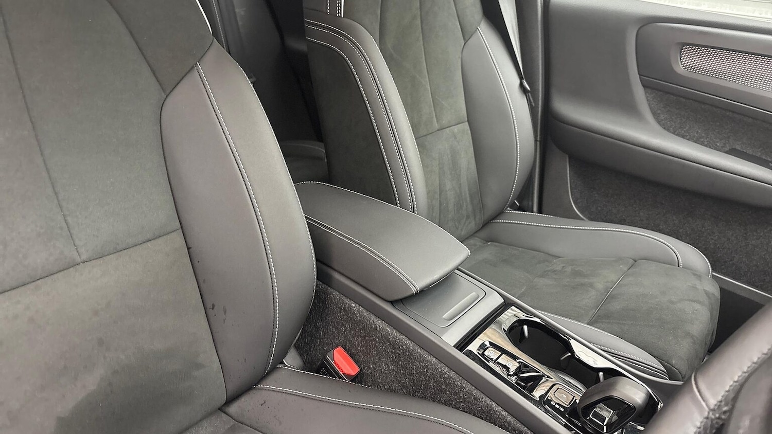 Used Volvo XC40 2025 for sale - 76565469: Photo 27