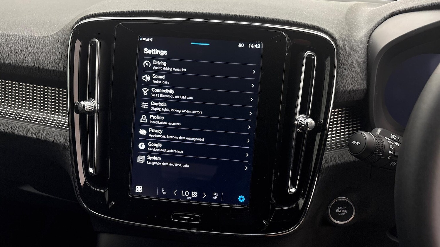 Used Volvo XC40 2025 for sale - 76565469: Photo 33