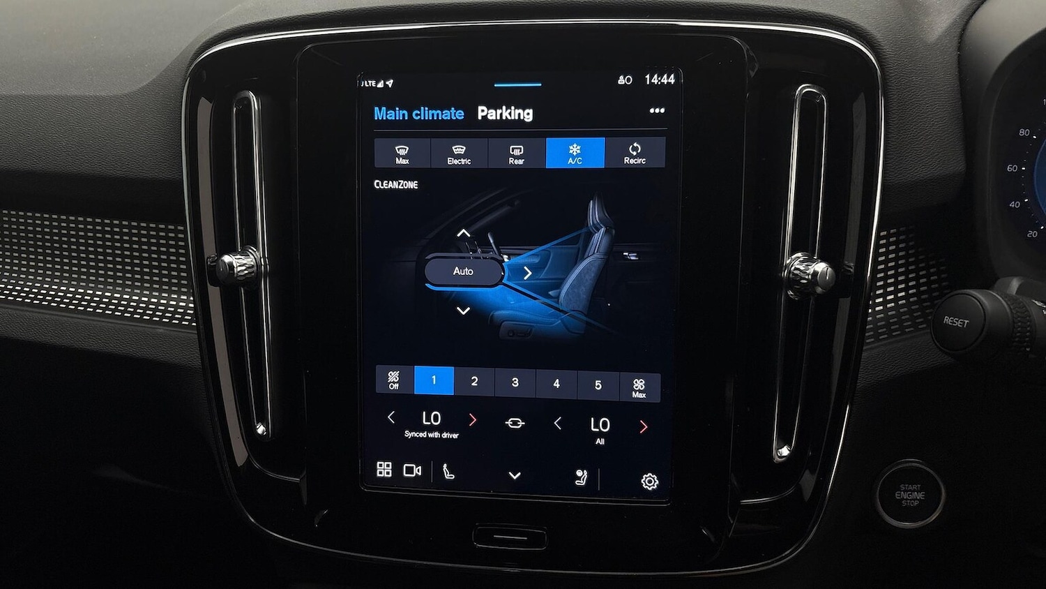 Used Volvo XC40 2025 for sale - 76565469: Photo 36