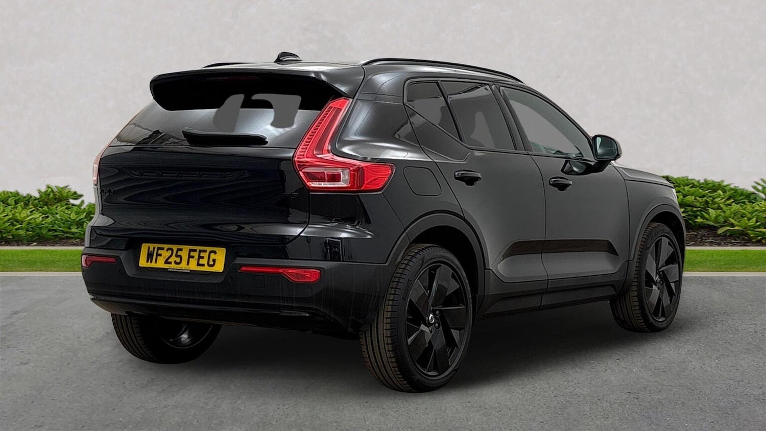 Used Volvo XC40 2025 for sale - 76565469: Photo 4