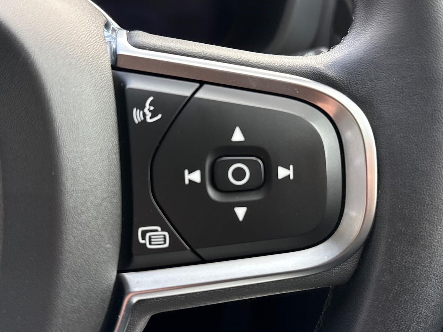 Used Volvo XC60 2023 for sale - 76439800: Photo 26