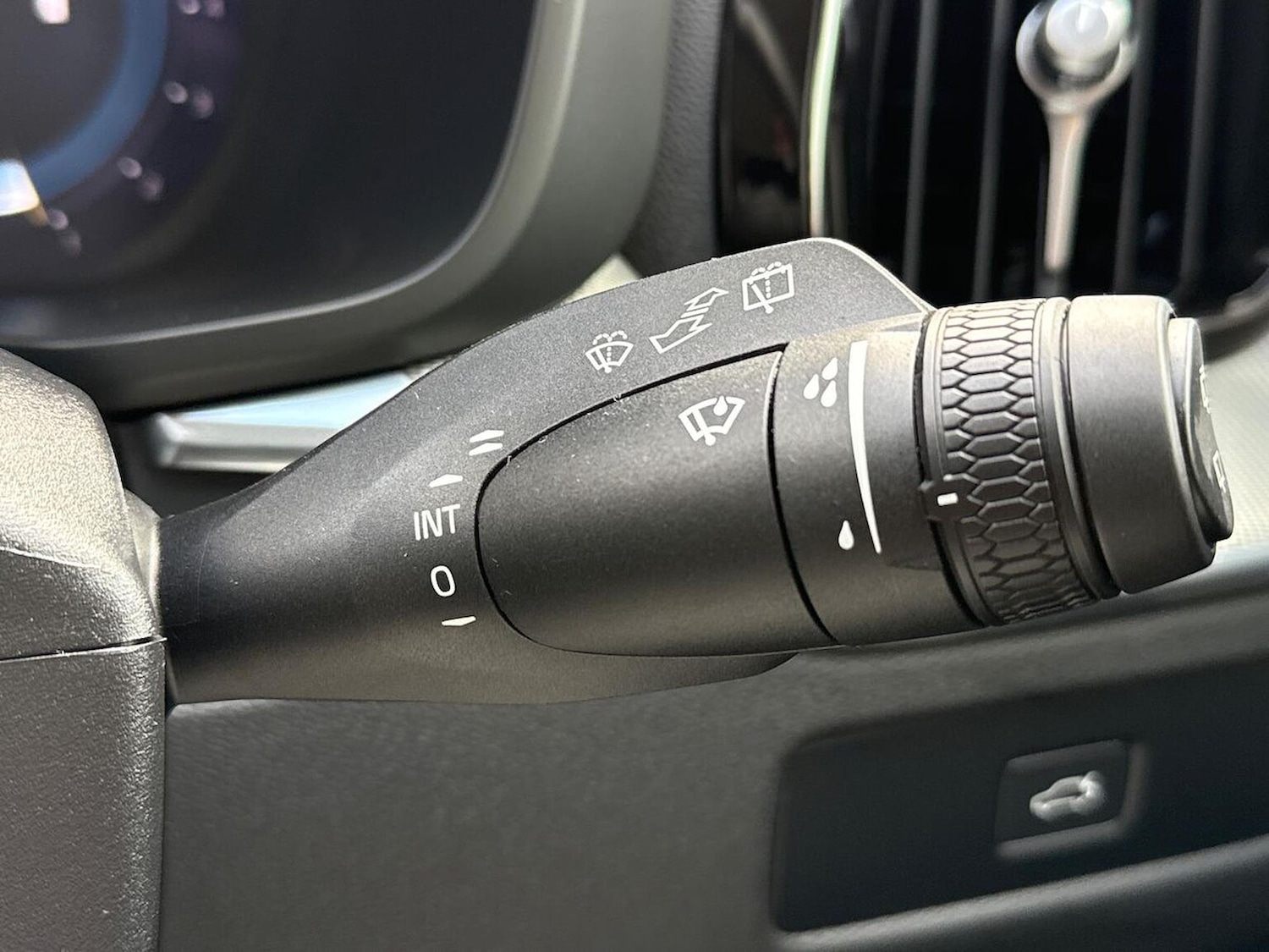 Used Volvo XC60 2023 for sale - 76439800: Photo 29