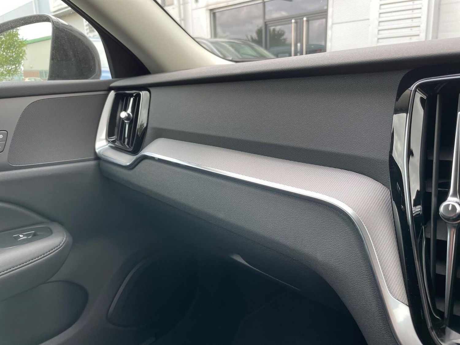 Used Volvo V60 2025 for sale - 76504980: Photo 32