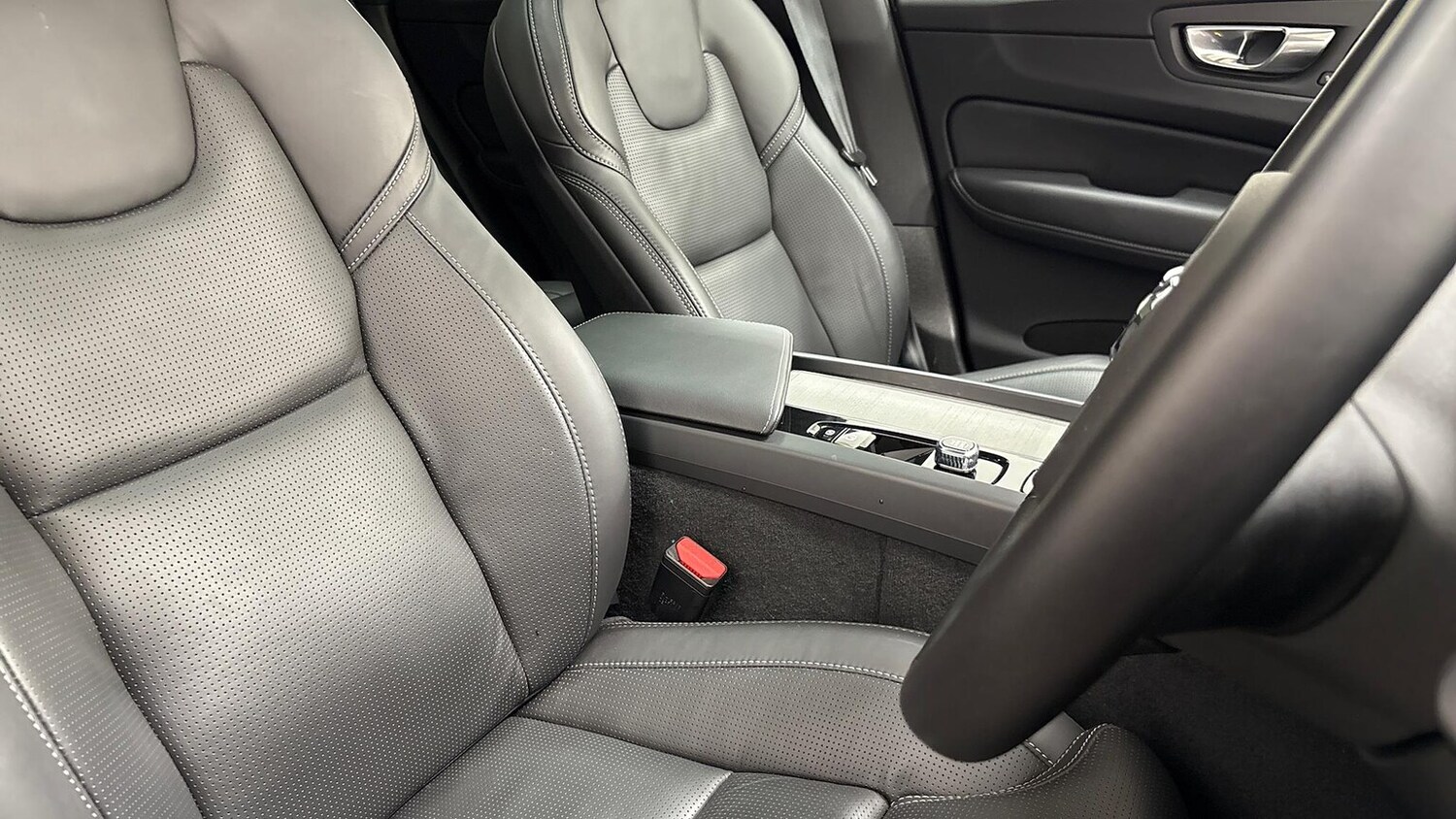 Used Volvo XC60 2025 for sale - 77487379: Photo 29