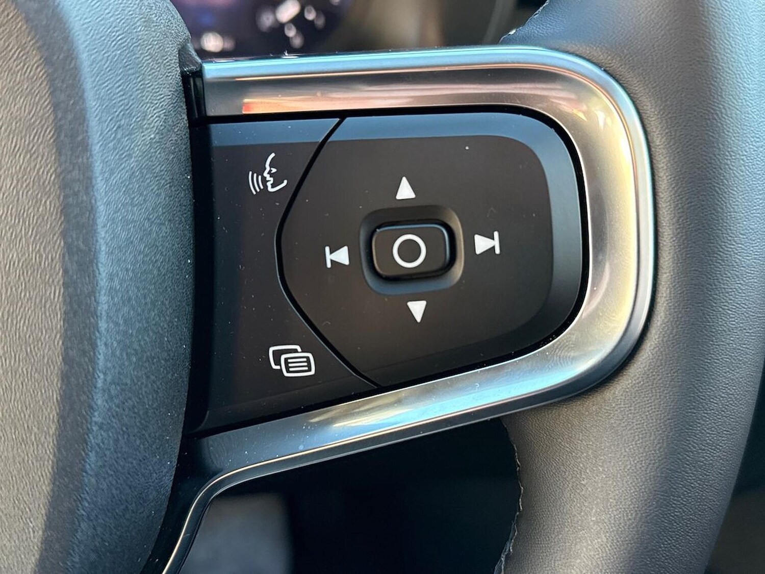 Used Volvo XC40 2025 for sale - 77487416: Photo 26