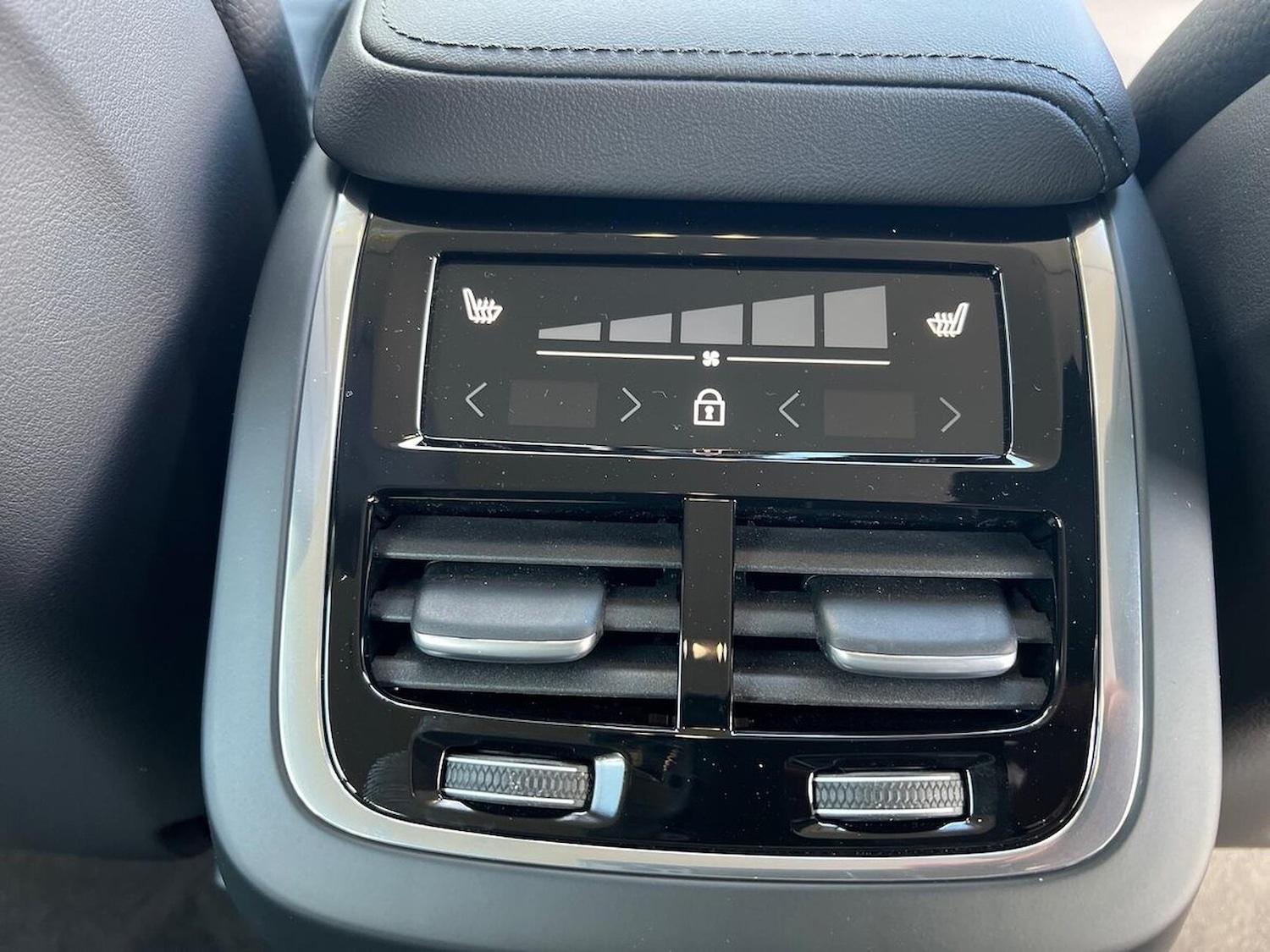 Used Volvo V60 2025 for sale - 76455196: Photo 22